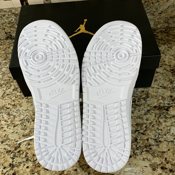 Air Jordan 1 Low G. Golf shoes. - Picture 5 of 7